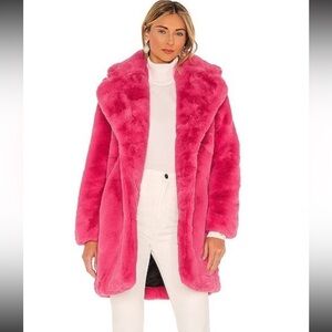 Sasha Faux Fur Jacket in Bubble Pink
APPARIS